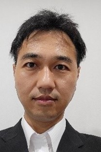 委員長鈴木　洋平